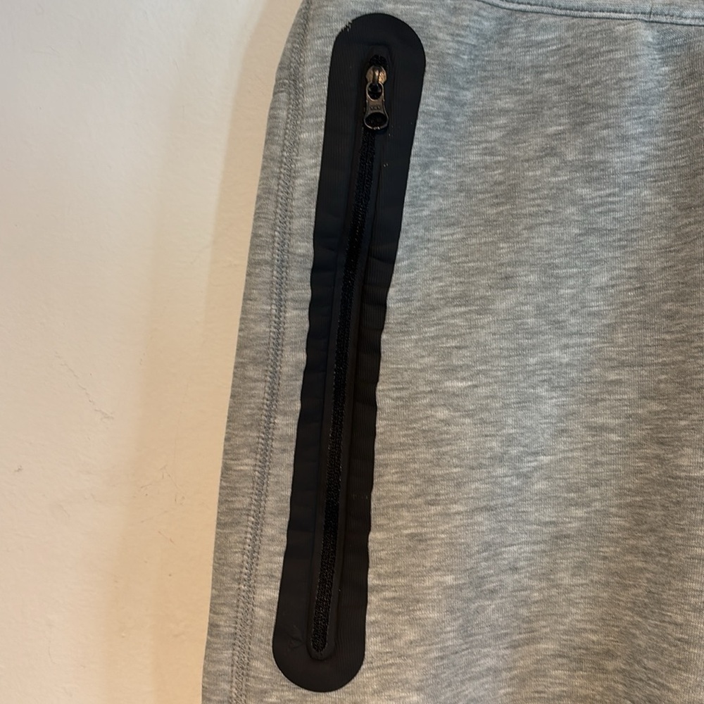 NIKE Unisex Kids Tech Fleece Sweatpants Heathered grey/black size XL - Picture 4 of 12